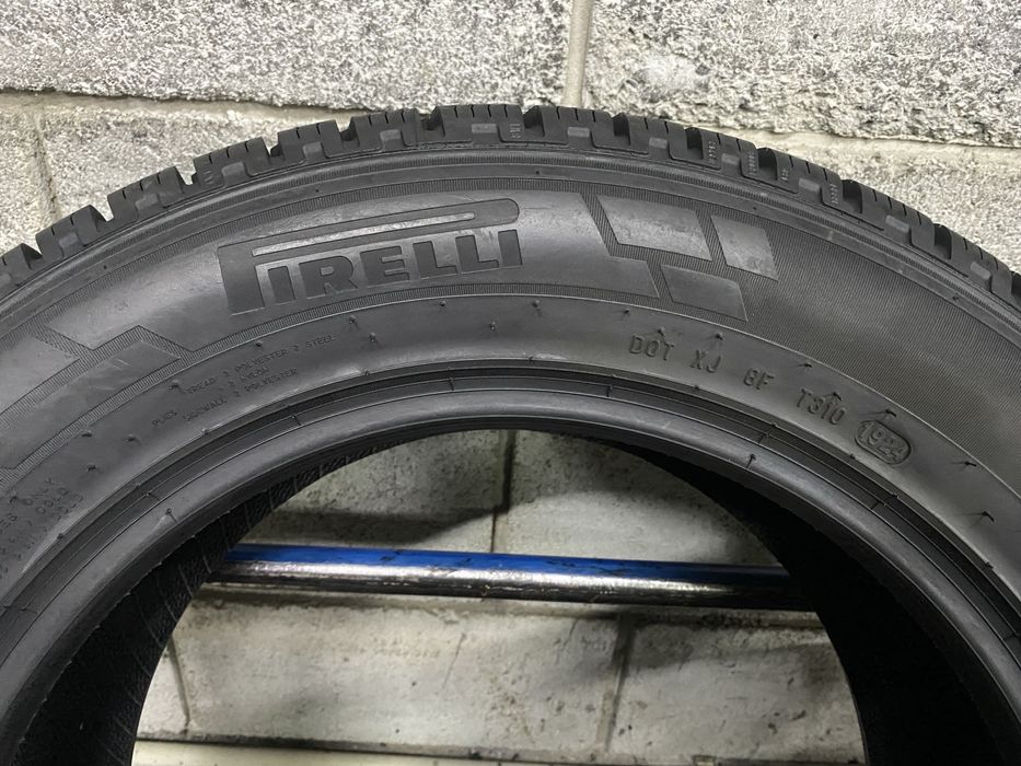 Зимові шини 215/60 R16C PIRELLI