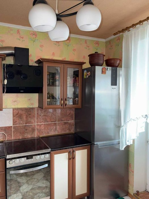 Продам 3-х комнатную видовую, крупногабаритную квартиру .