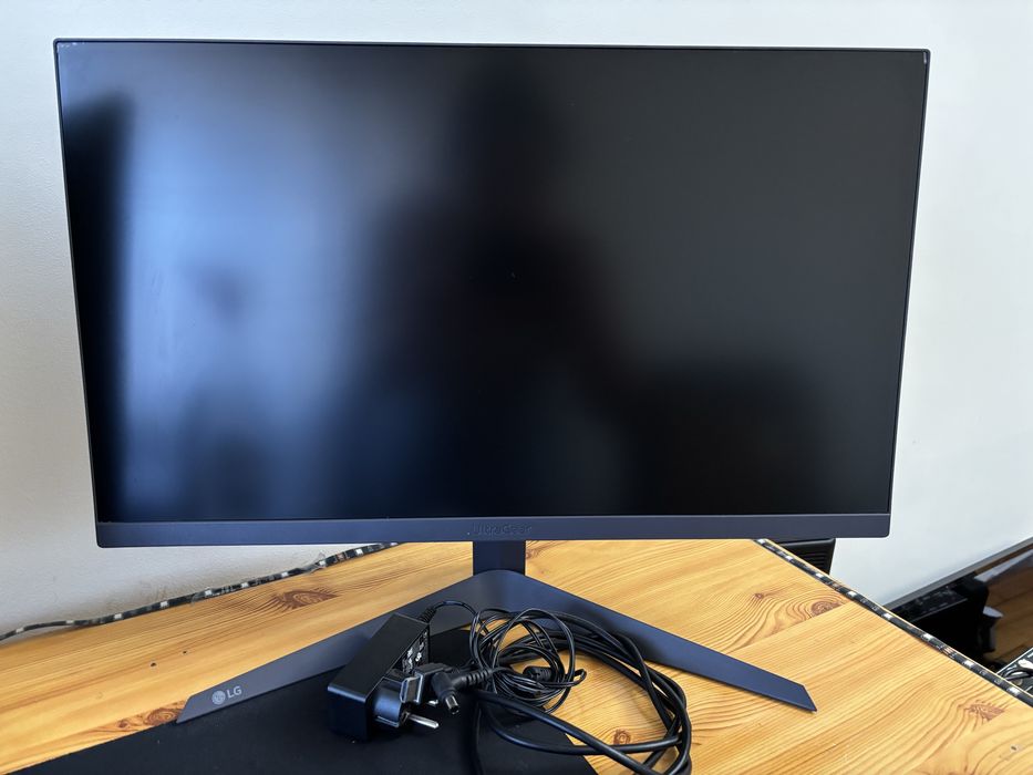 Monitor LG 24” ultra gear