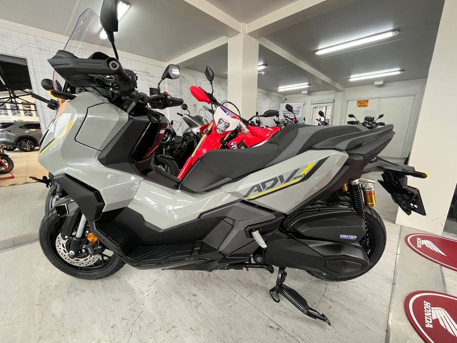 Honda ADV350 Skuter ADV350 SE 2026 Pearl Falcon Grey od ręki - FILM - Wieliczka