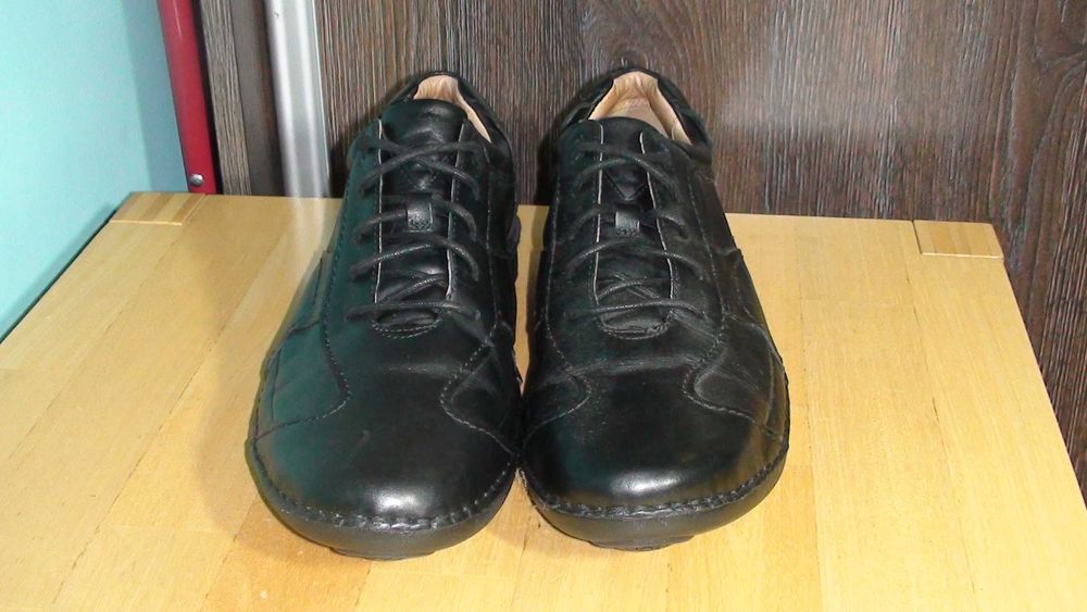 Clarks - шкіряні кросівки туфлі