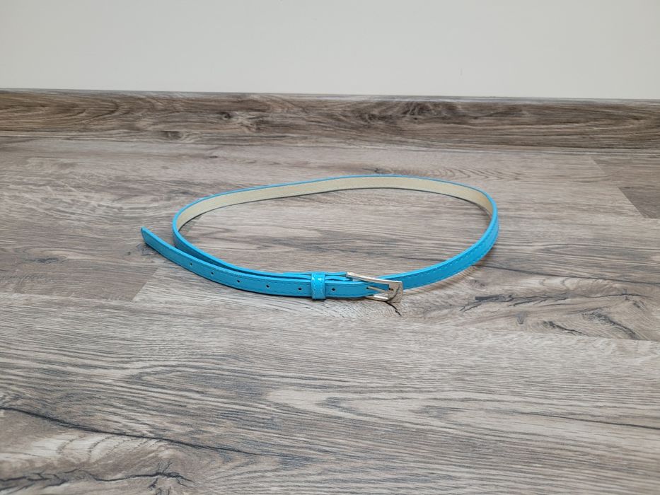 Niebieski pasek jak nowy