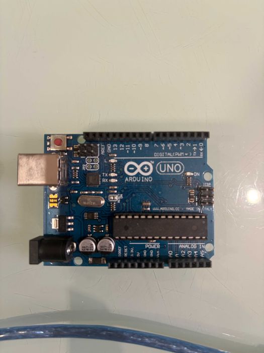 Arduino UNO R3 Original (Made in Italy) + Caixa 3D e Cabo