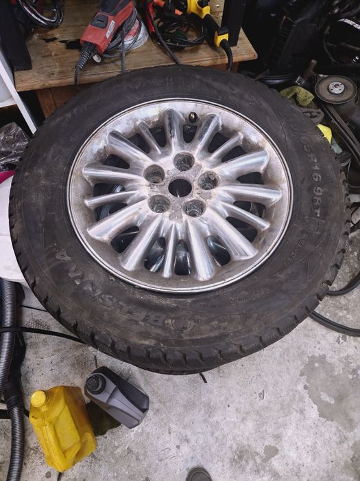 Jantes 5x114.3 R16  com pneus 85%