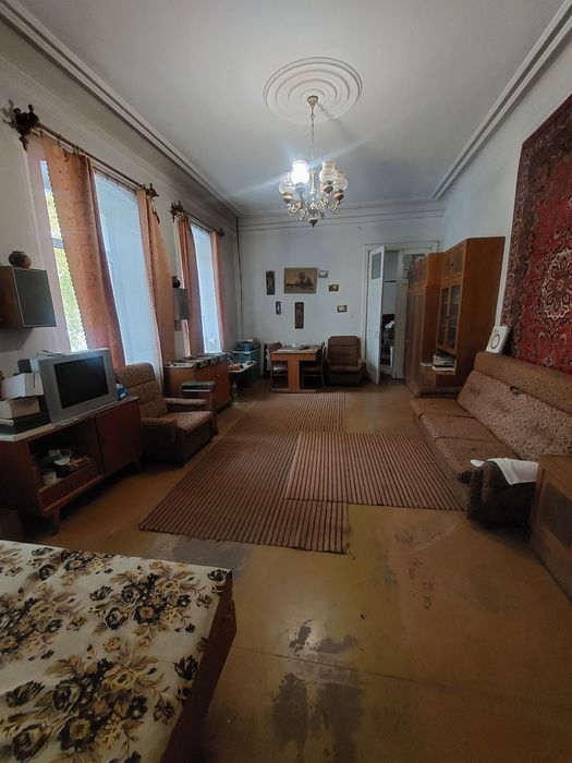 Продам 4к квартиру в Центрі міста