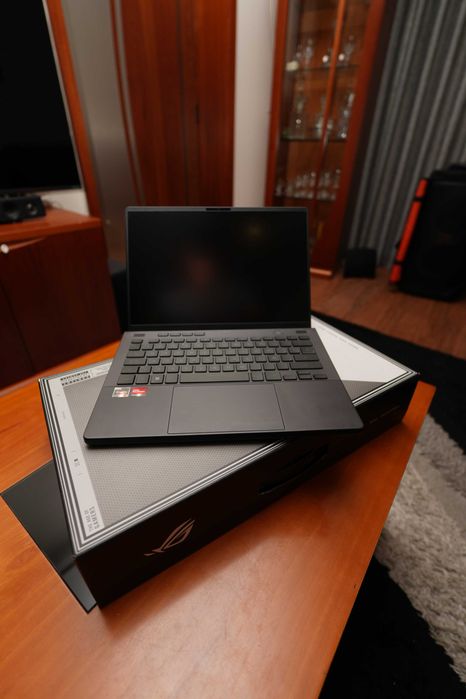 Portátil Gaming ASUS ROG Zephyrus G14 GA402R Ryzen 7 6800HS + Radeon RX 6700S | Como Novo | Caixa Completa