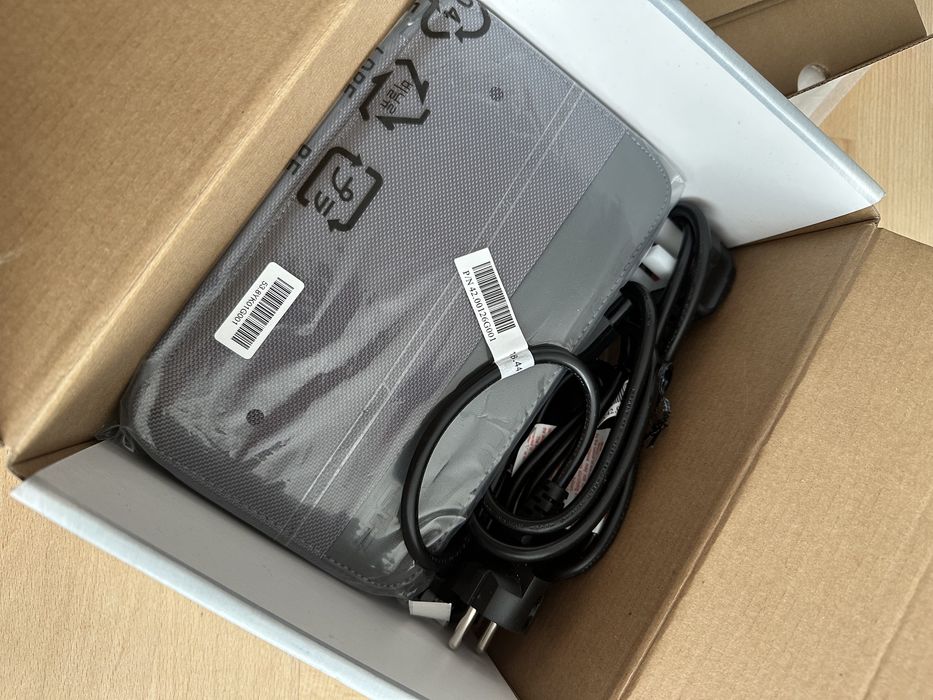 Projektor Asus S1 - malutki, kieszonkowy, etui, komplet