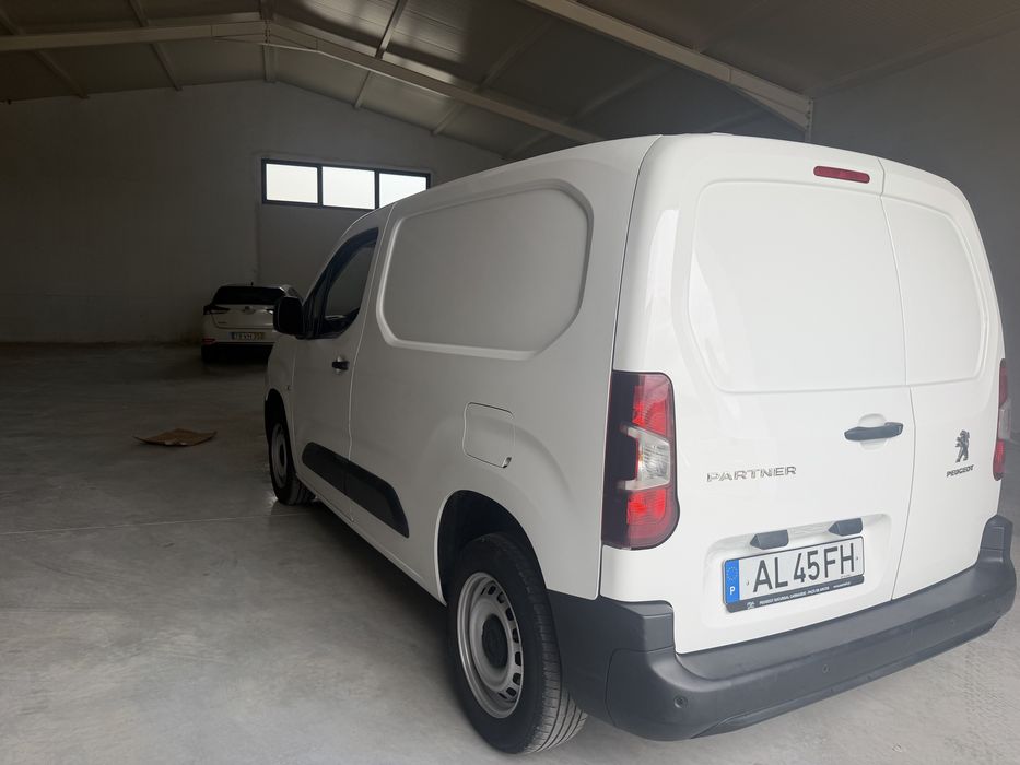 Peugeot Partner 1.5 HDI NACIONAL 2021/11 C/ Iva no Preço Só 74 Mil kms
