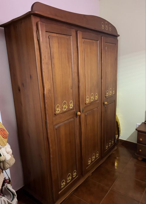 Vendo mobília de quarto de criança, com muito pouca utilização.
