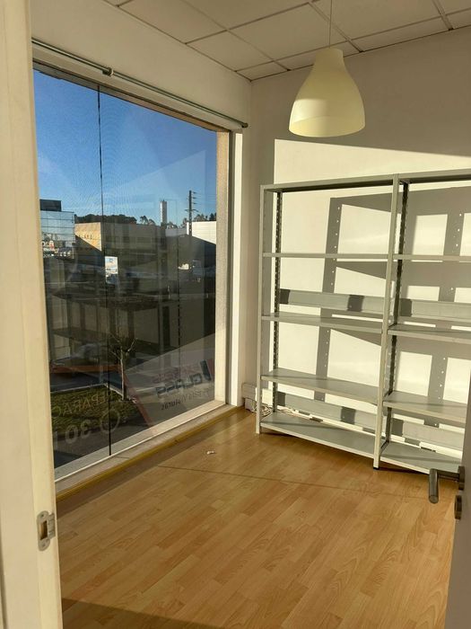 Escritório para Arrendamento - ZICOFA - (+- 40m2)