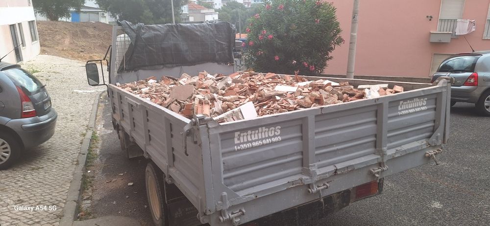 Serviço de Demolição Recolha de Entulhos Madeiras