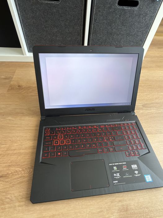 Asus   FX504 GM