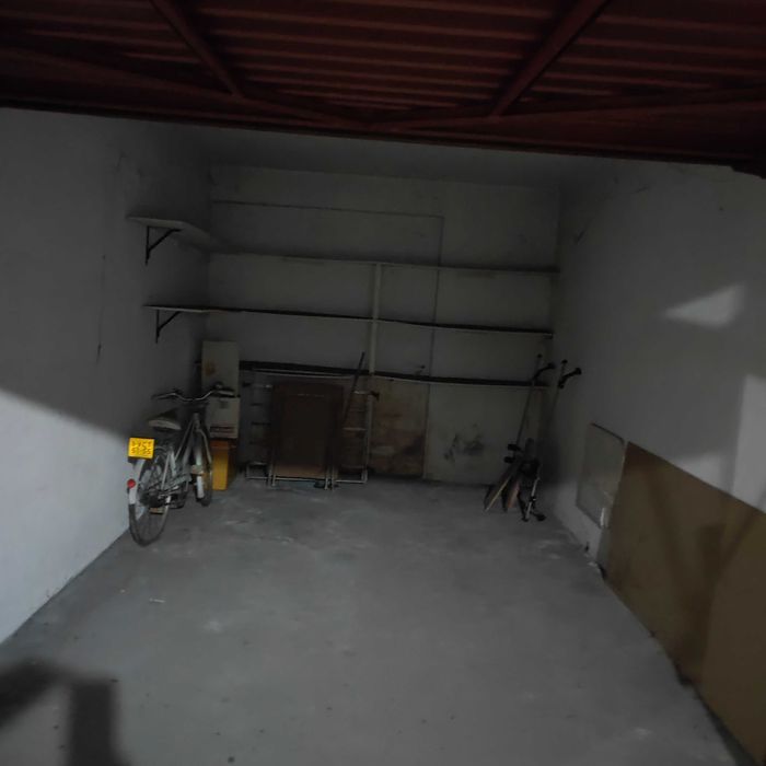 Garagem fechada (Zona Campo Futebol) com 17,2 m2