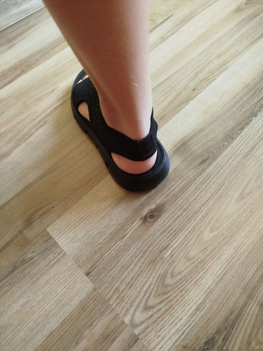 Sandałki czarne 38  stopa 23,5cm