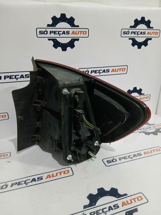 FAROLIM ESQUERDO BRANCO BMW X1 2.0D E84 ANO: 2010