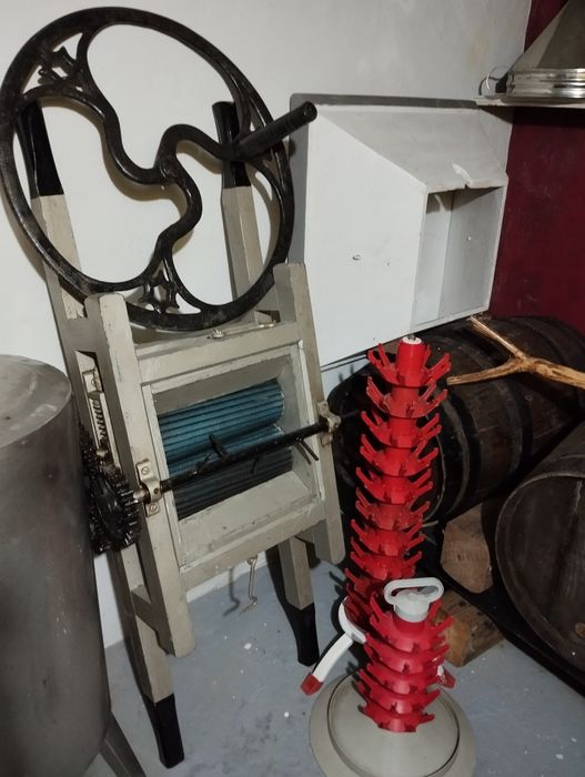 Ralador de uvas manual