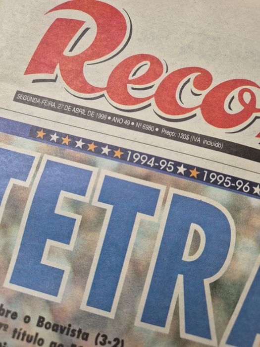 Jornal Record 27 Abril 1998  FCPTetra Campeão 

Futebol Clube do Porto