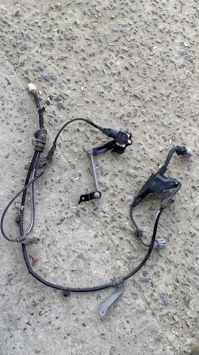 Датчик положення кузова з проводкою на Lexus RX 23-25 року