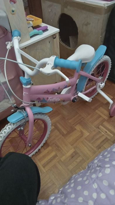 Bicicleta rosa como nova
