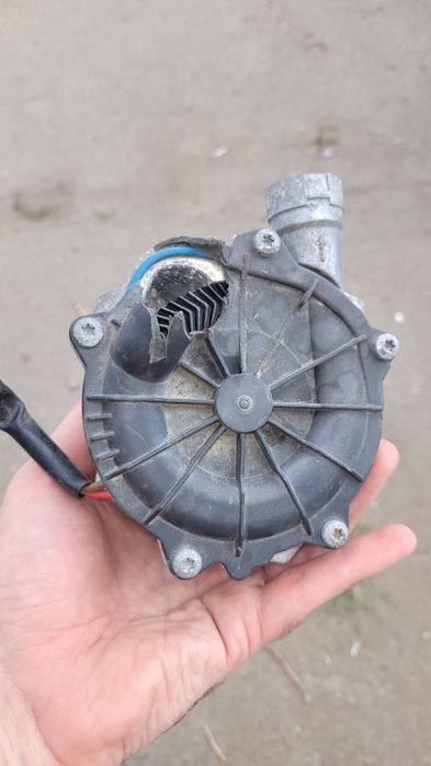 Насос вторинного повітря