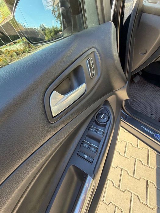 Ford  Kuga  2013