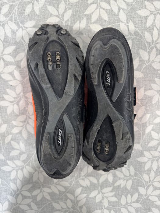 Sapatos/sapatilhas DMT de BTT n.43