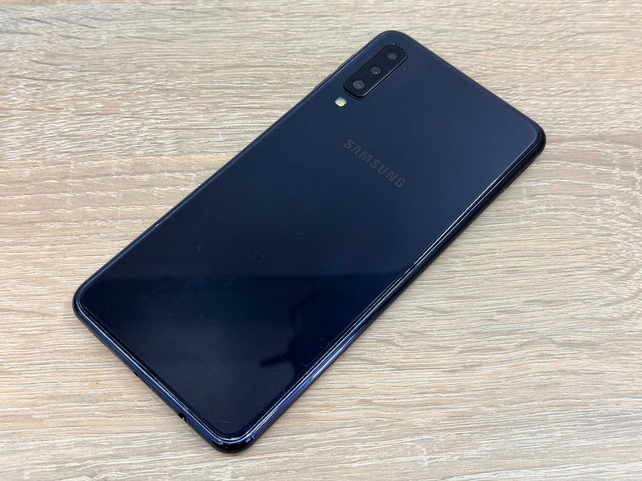 Samsung Galaxy A7 – bardzo dobry stan