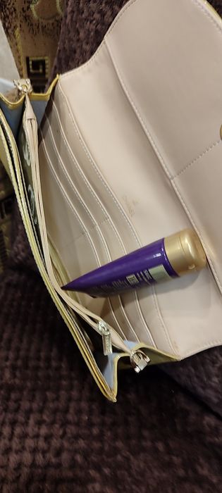 Клатч женский CHANEL лимонного цвета