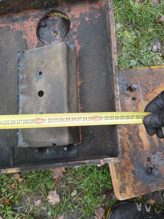 Pług spych do ziemi do sniegu