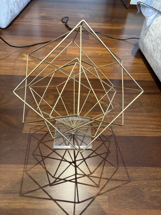 Vendo peca decorativa em dourado NOVA