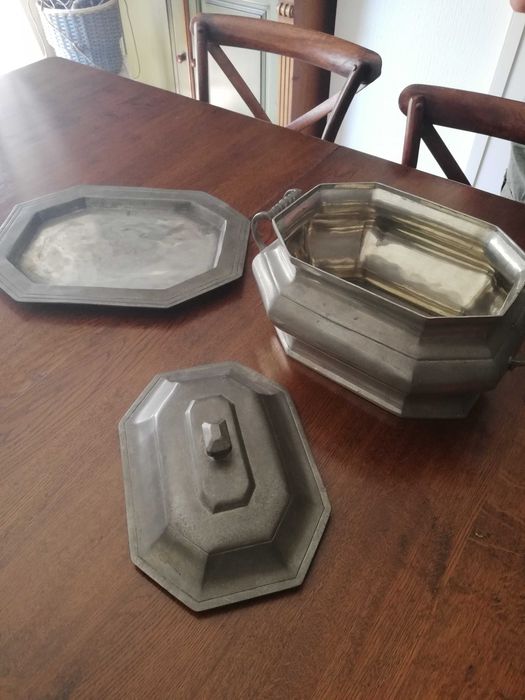 Terrina antiga em puro estanho