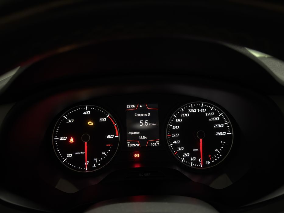 SEAT Leon ST 1.6 TDI Style (2019) – Nacional, Excelente Equipamento, Pronta a Circular