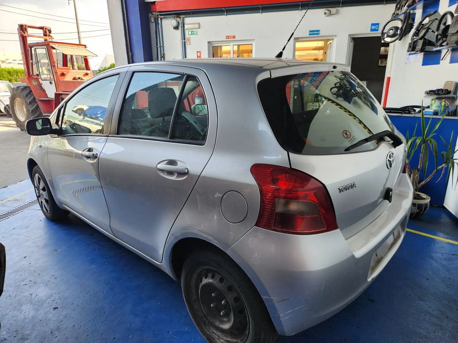 Toyota Yaris 1.0 de 2007 ás peças.