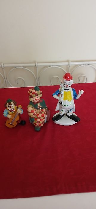 Três palhaços, usados