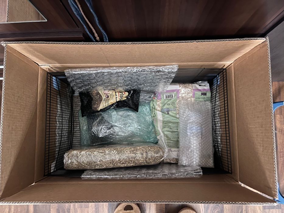 Klatka z wyprawką dla chomika