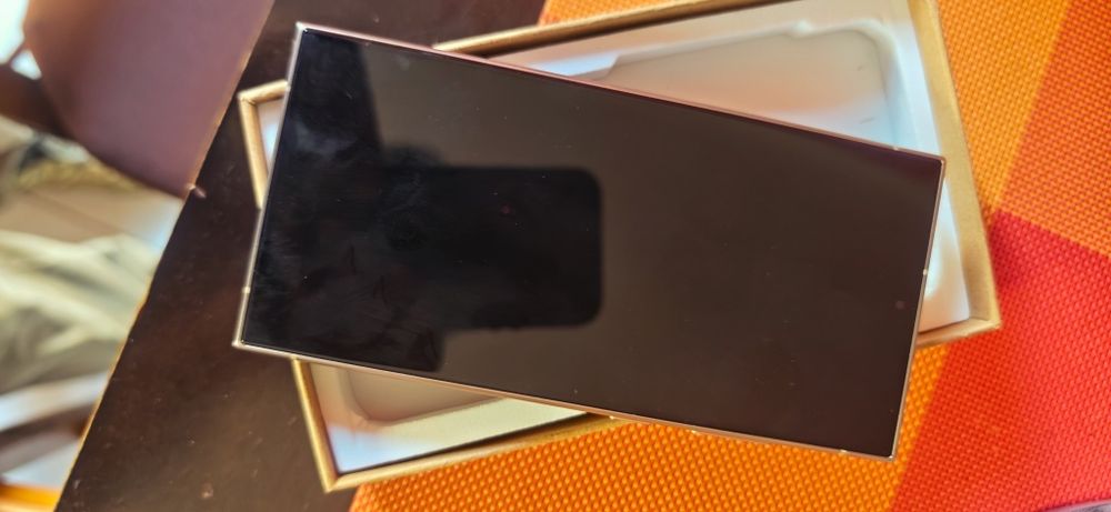 Samsung Galaxy S24 Ultra 512GB — Como Novo (Sem Uso) + Capa MagSafe