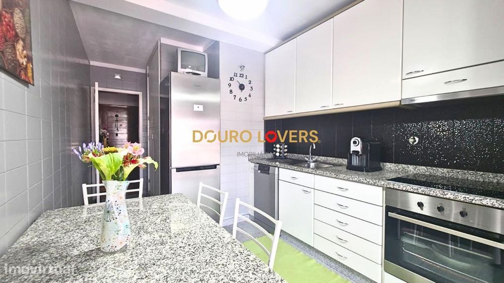 Apartamento T2 em Rio Tinto – Excelente Estado, com Garagem