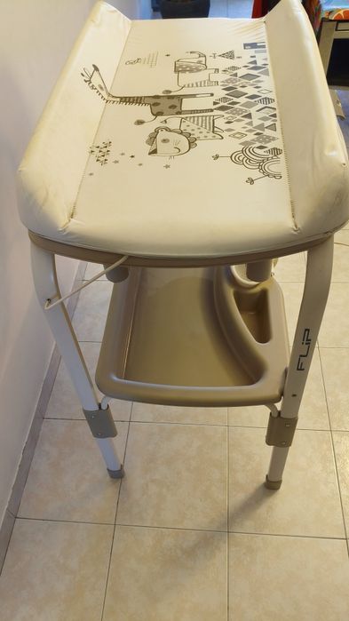 Banheira e Muda Fraldas Jané Flip Glitter