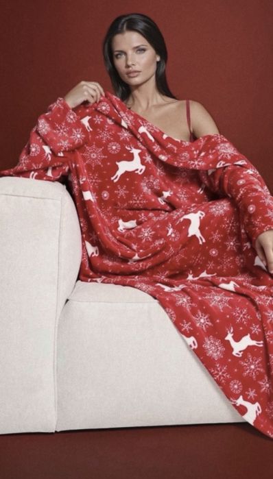 Koc swiateczny z rekawami 130 x190 nowy