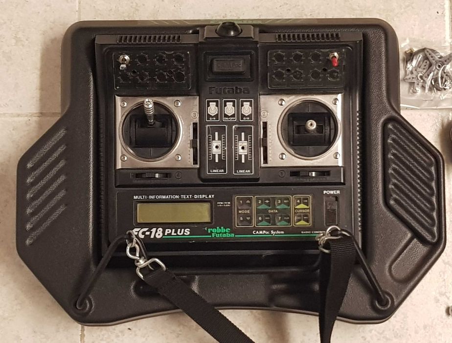 Aeromodelismo - Emissor FUTABA