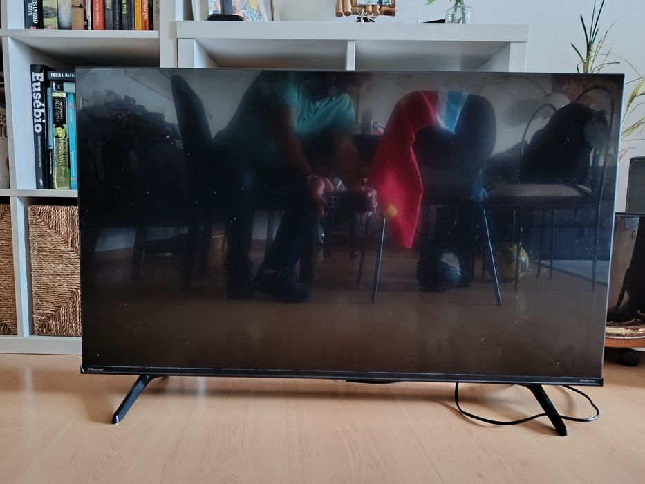 TV Hisense 43” 4K Smart TV – Para Reparação / Peças