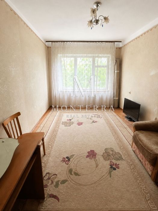 Продаж 2-кім квартири по вул. Братиславська 8, поруч  метро Чернігівська та  Лісова