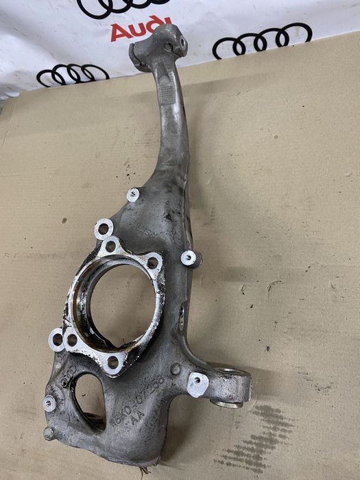 Цапфа поворотный кулак Audi A4 B8 A5 Q5 A6 A7 4G0407242D 4G0407241D