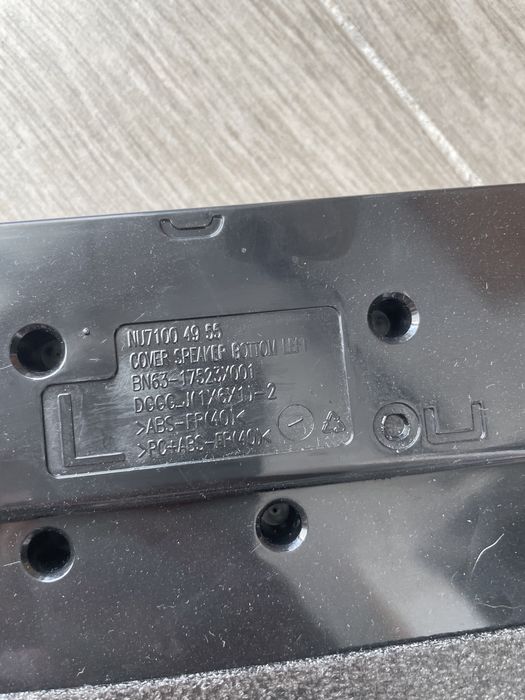 Colunas de smart tv de 65” Samsung