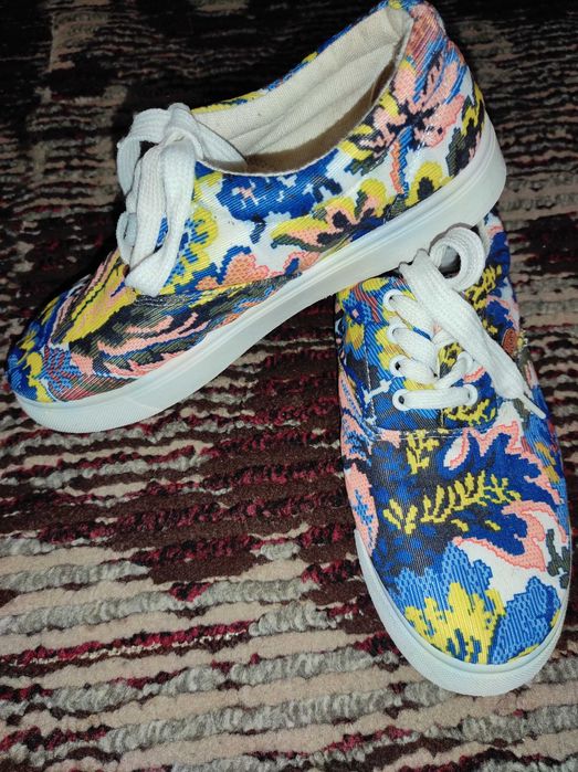 Продам макасини на дівчинку 36 розмір