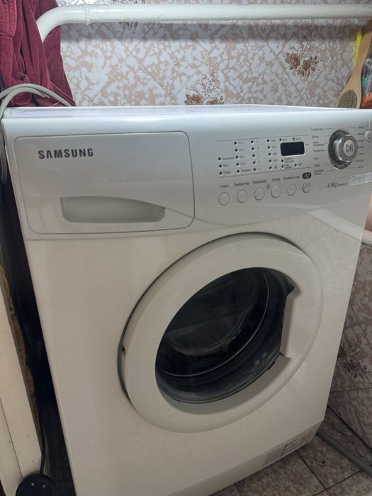 Продам стиральну машинку Samsung 4.5 кг