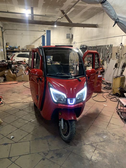 Skuter elektryczny z dachem Boma   2019 rok