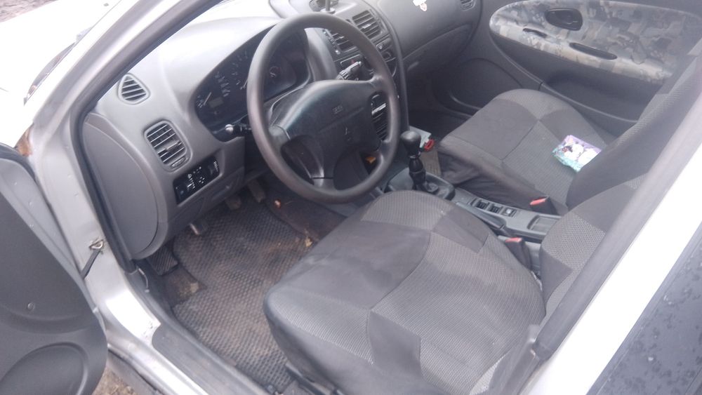 Mitsubishi Carisma на ходу газ бензин