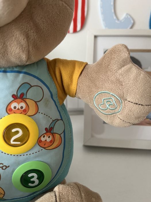 Urso bilíngue Chicco “Conta Comigo”