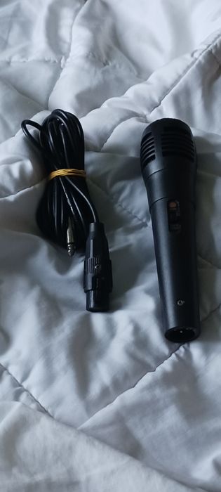Microfone com cabo